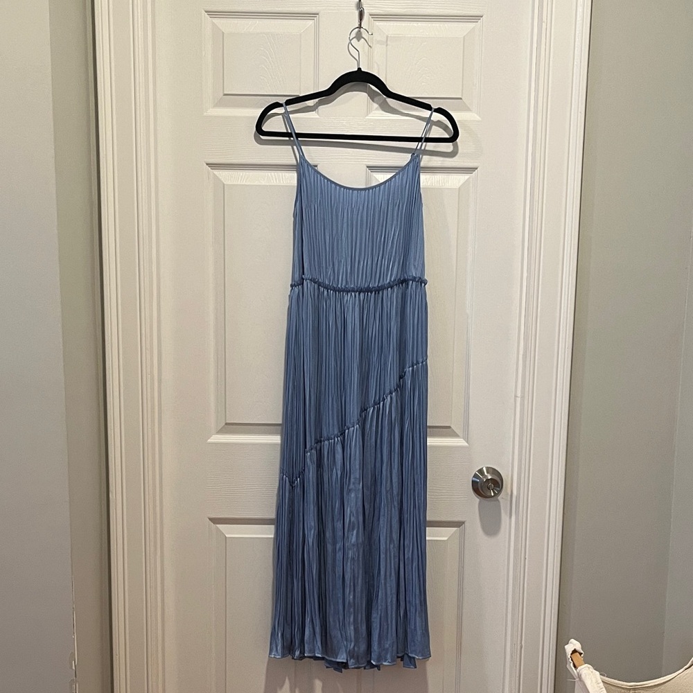 Vince Elegant Blue Pleated Dress